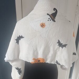 New Spooky Town Cozy Halloween Ghost Bat and Pumpkin Throw Blanket